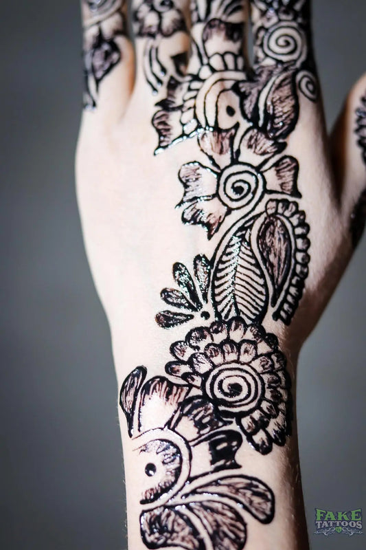 (Less Painful) Benefits of Temporary Tattoos Vs Real Ones - FAKE TATTOOS