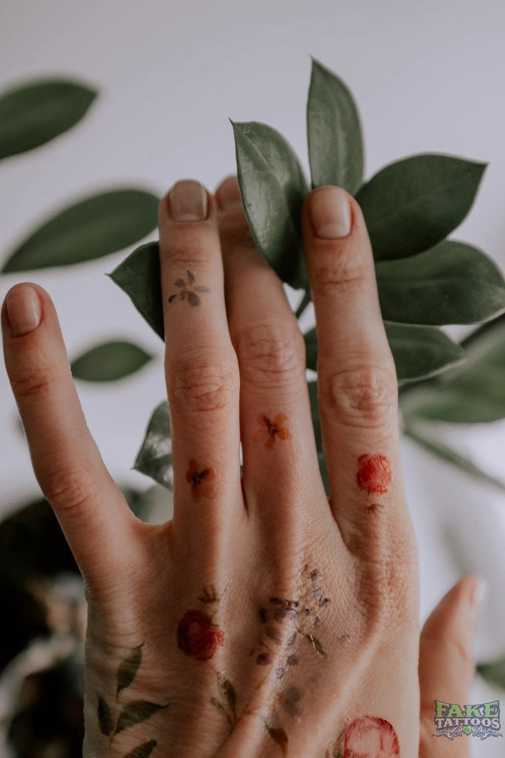 (Temporary) Benefits of Temporary Tattoos Vs Real Ones - FAKE TATTOOS
