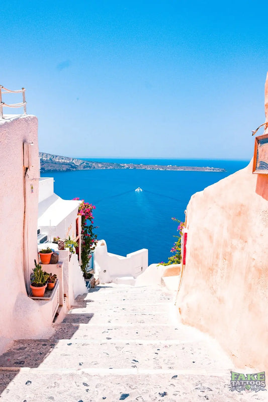 Temporary Tattoos for Travelers: Commemorating Your Adventures