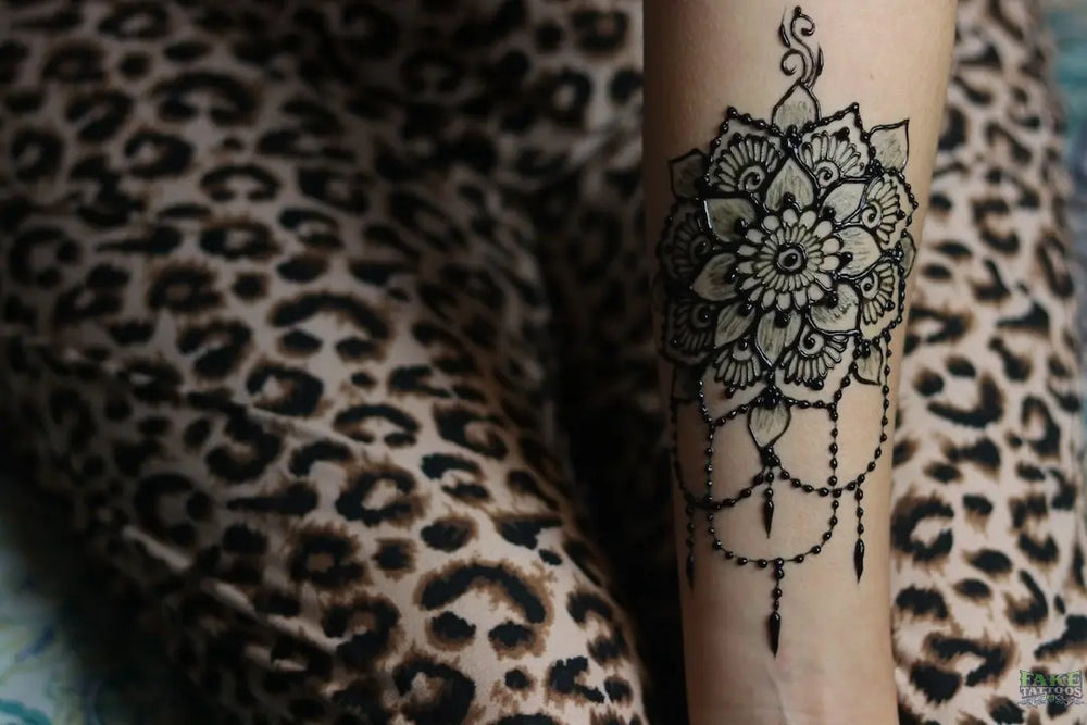Discover the Beauty and Artistry of Henna Temporary Tattoos