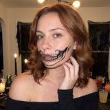 1 feuille de tatouage temporaire réaliste d'Halloween en forme de cœur de Chucky empalé et sanglant, autocollant de faux tatouage réaliste, durable et imperméable